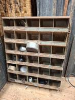 Oude ijzeren wandkastje vakkenkastje gereedschapskast, Ophalen