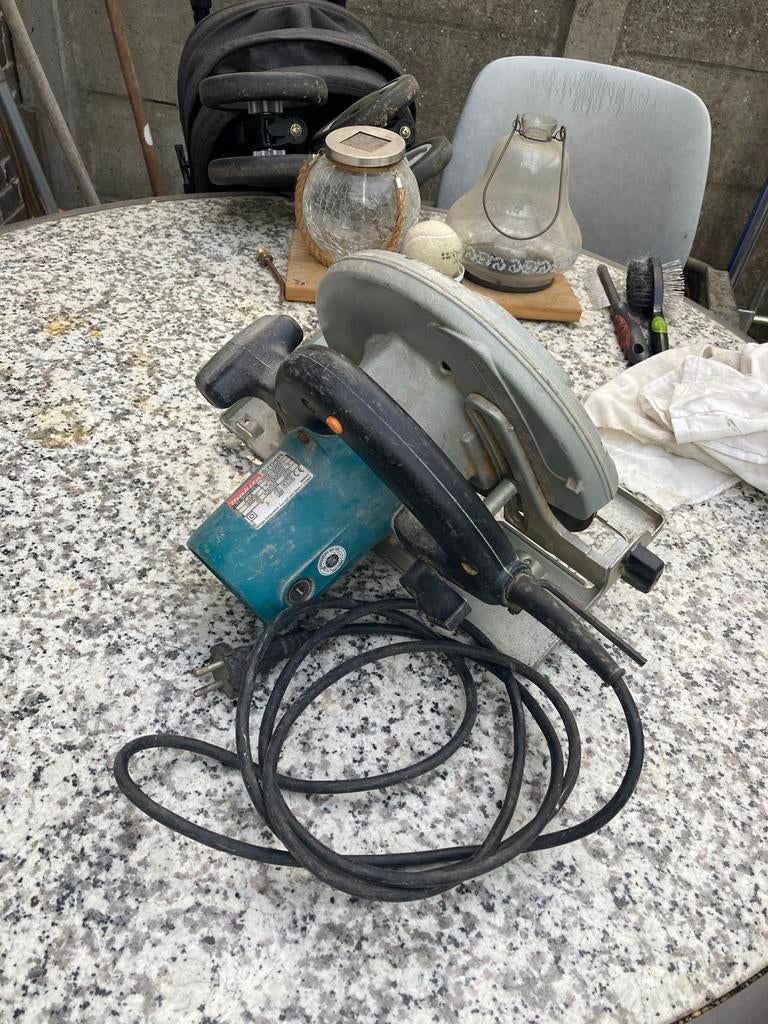 Makita handcirkelzaag, Doe-het-zelf en Verbouw, Gereedschap | Zaagmachines, Ophalen, Gebruikt, Cirkelzaag, 30 tot 70 mm