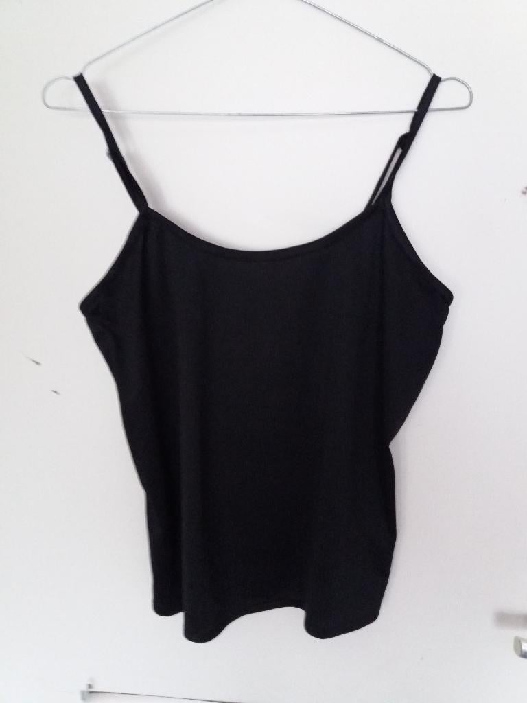 Een zwart topje/hemdje je met verstelbare schouderbandjes., Kleding | Dames, Tops, Maat 38/40 (M), Zwart, ?, Ophalen of Verzenden