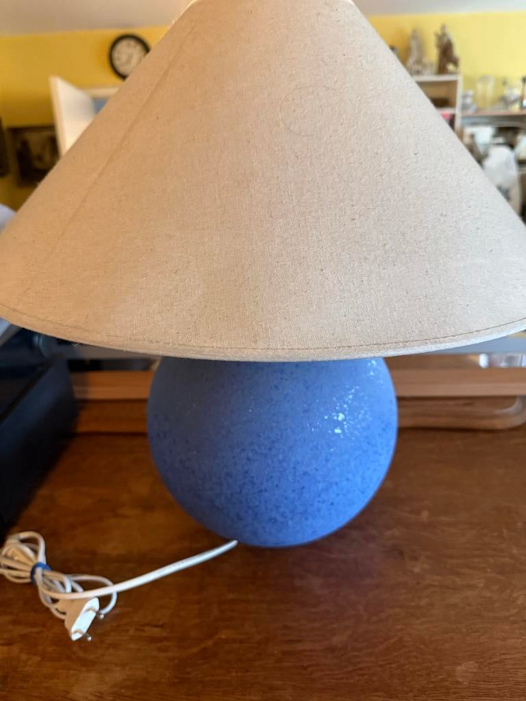 Blauwe tafellamp met stoffen kap, Ophalen of Verzenden, Zo goed als nieuw, Glas, 50 tot 75 cm