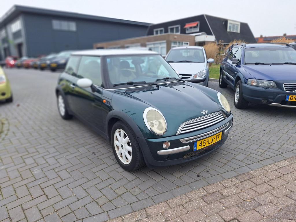 Mini Mini 1.6 Cooper Pepper / Lederen bekleding / Nieuwe APK, Auto's, Voorwielaandrijving, 15 km/l, Gebruikt, Metallic lak
