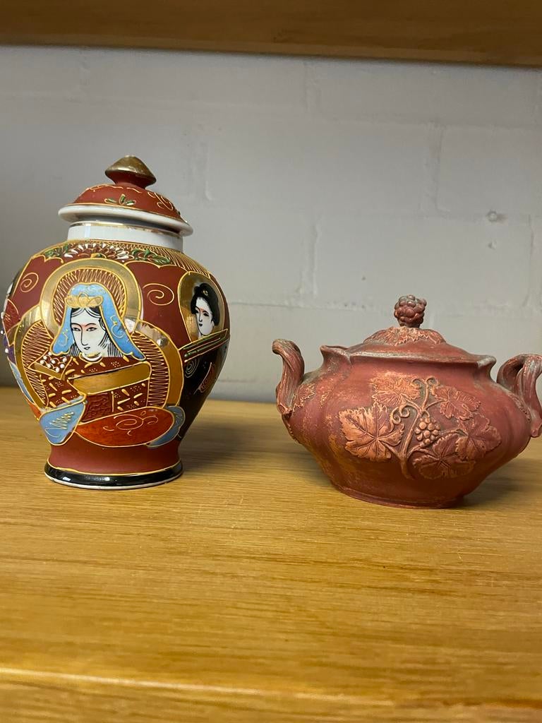 Decoratieve Japanse vaas en theepotje, Antiek en Kunst, Antiek | Vazen, Ophalen of Verzenden