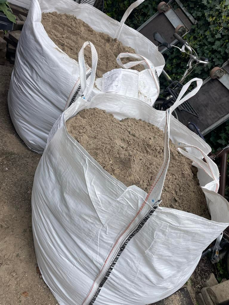 2 Big Bags Grijs Zand - Gratis (uitscheppen prima), Ophalen, Gebruikt, Ophoogzand