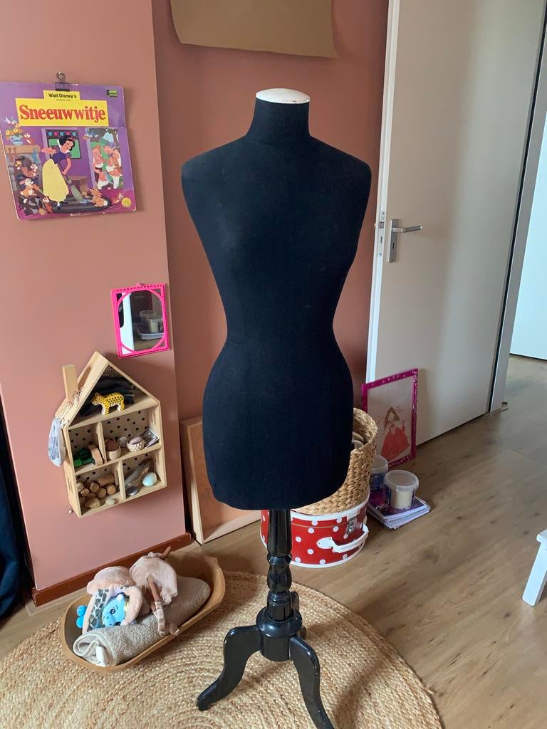 Orachtihe paspop maat +/- 36, Ophalen, Gedragen