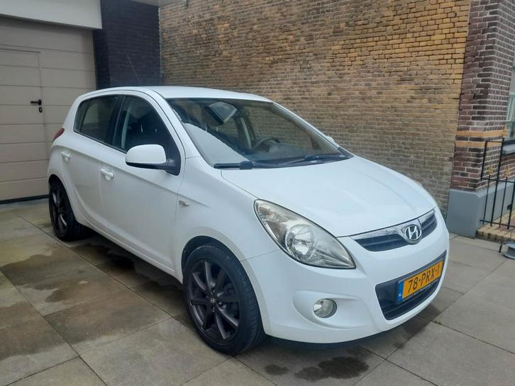 Hyundai i20 1.2 5-DRS 2011 Wit, Auto's, Hyundai, Particulier, i20, Benzine, A, Hatchback, Handgeschakeld, Origineel Nederlands
