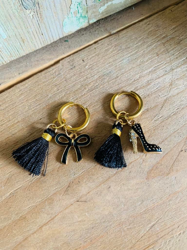 Oorbellen creool klein zwart/goud pump/strik, Hangers, Zwart, Nieuw, Ophalen of Verzenden