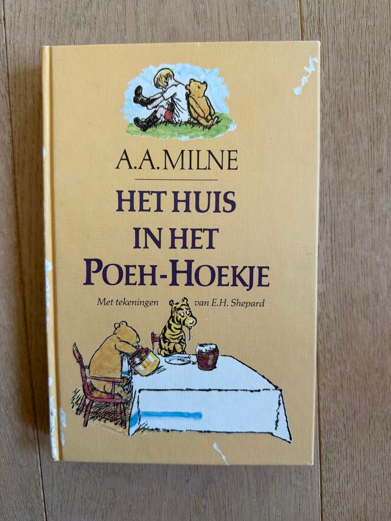 Het Huis in het Poeh-hoekje - A.A. Milne (Winnie de Poeh), Ophalen of Verzenden, Gelezen, Fictie algemeen
