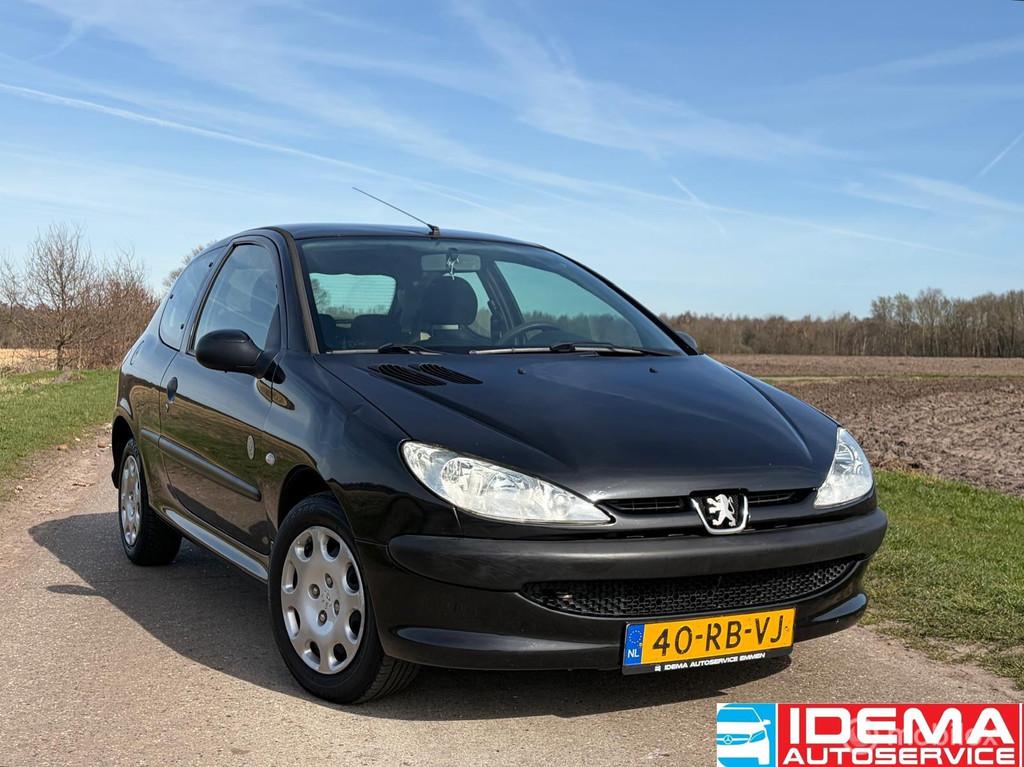 Peugeot 206 1.4 X-line (Nieuwe apk!), Auto's, Voorwielaandrijving, 31 €/maand, 4 cilinders, Zwart