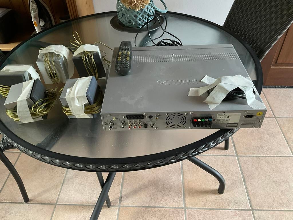 RADIO PHILIPS EN 5 BOXEN, Audio, Tv en Foto, Radio's, Ophalen, Zo goed als nieuw