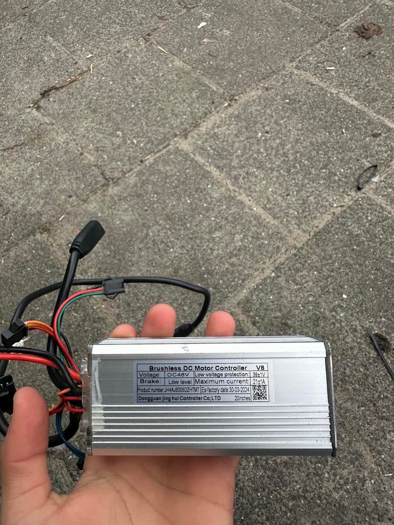 Ouxi v8 controller (opvoerbaar) zwarte kabel, Ophalen