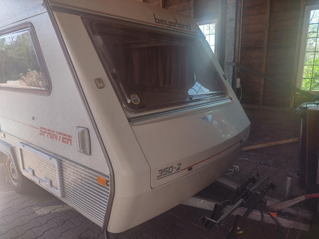 Caravan, compact, Beijerland Sprinter 350-2, Standaardzit, Kachel, Omvormbare zithoek, Tot en met 3