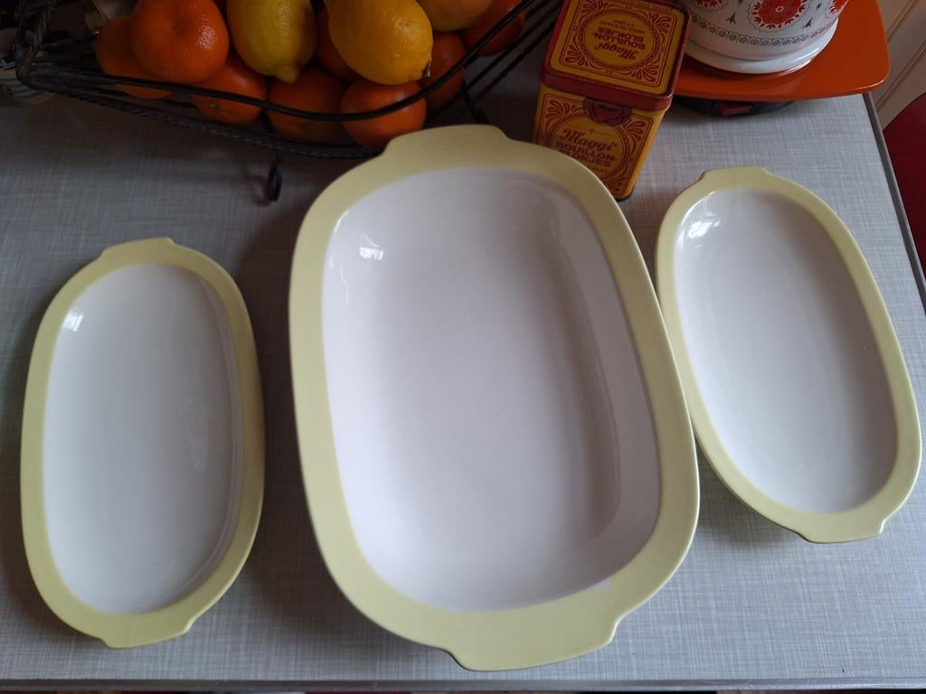 3 Pastel gele Petrus Regout serveerschalen., Ophalen of Verzenden