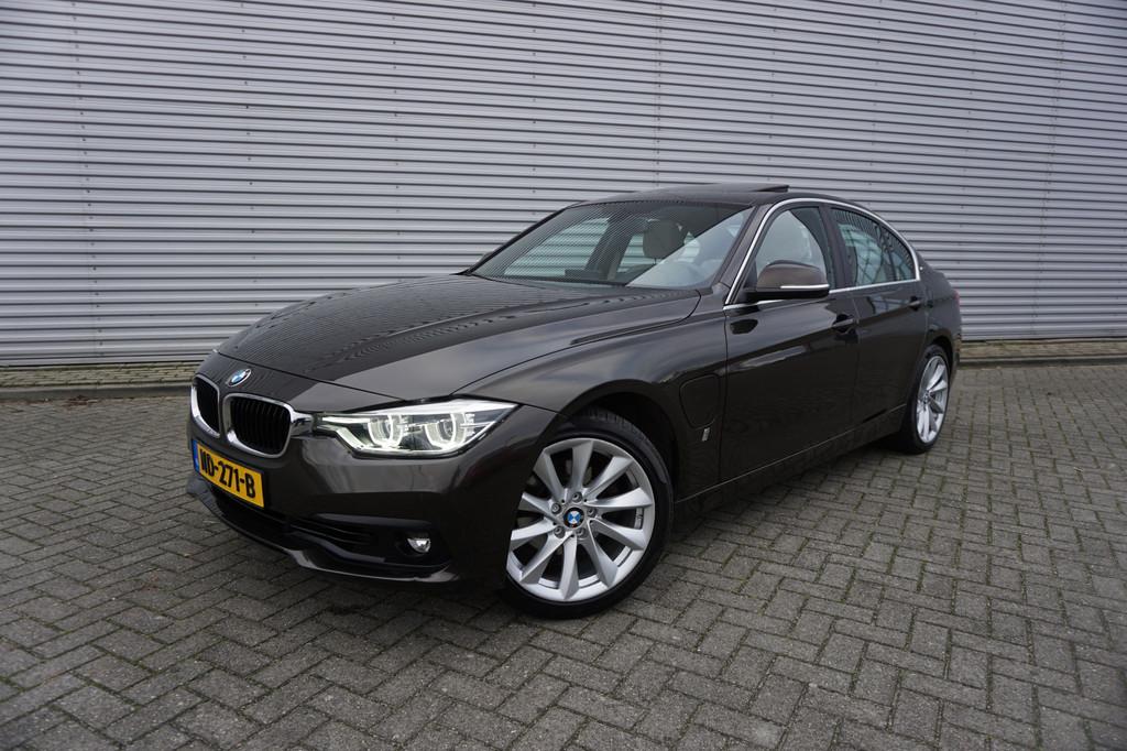 BMW 3-serie 330e High Executive AUTOMAAT / Climate / Navi /, Auto's, Automaat, 1998 cc, Achterwielaandrijving, Gebruikt