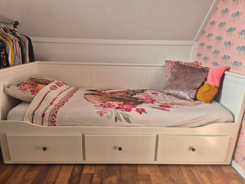 Ikea Hemnes uitschuifbaar bed icl 2 matrassen, Huis en Inrichting, Slaapkamer | Bedden, Wit, Tweepersoons, Ophalen of Verzenden