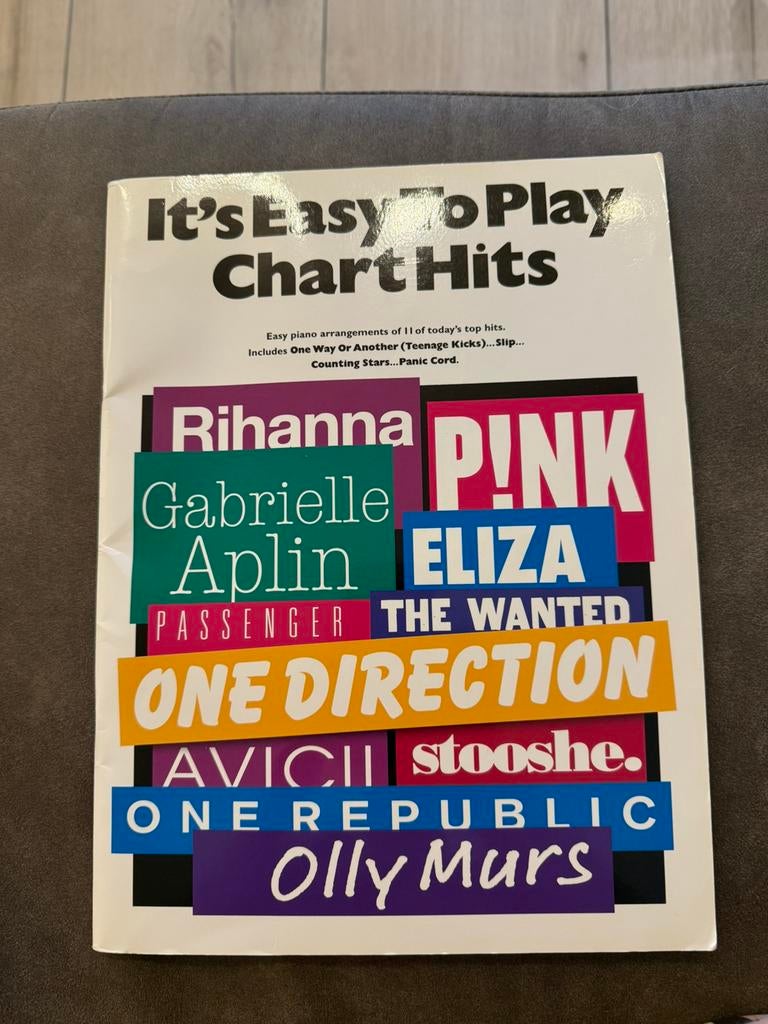 Piano boek – It’s Easy to Play Chart Hits (pop songs), Ophalen of Verzenden, Zo goed als nieuw