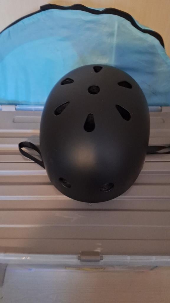 Zwarte Fietshelm / Skateboardhelm, Gebruikt, Onbekend, Overige maten, Ophalen of Verzenden