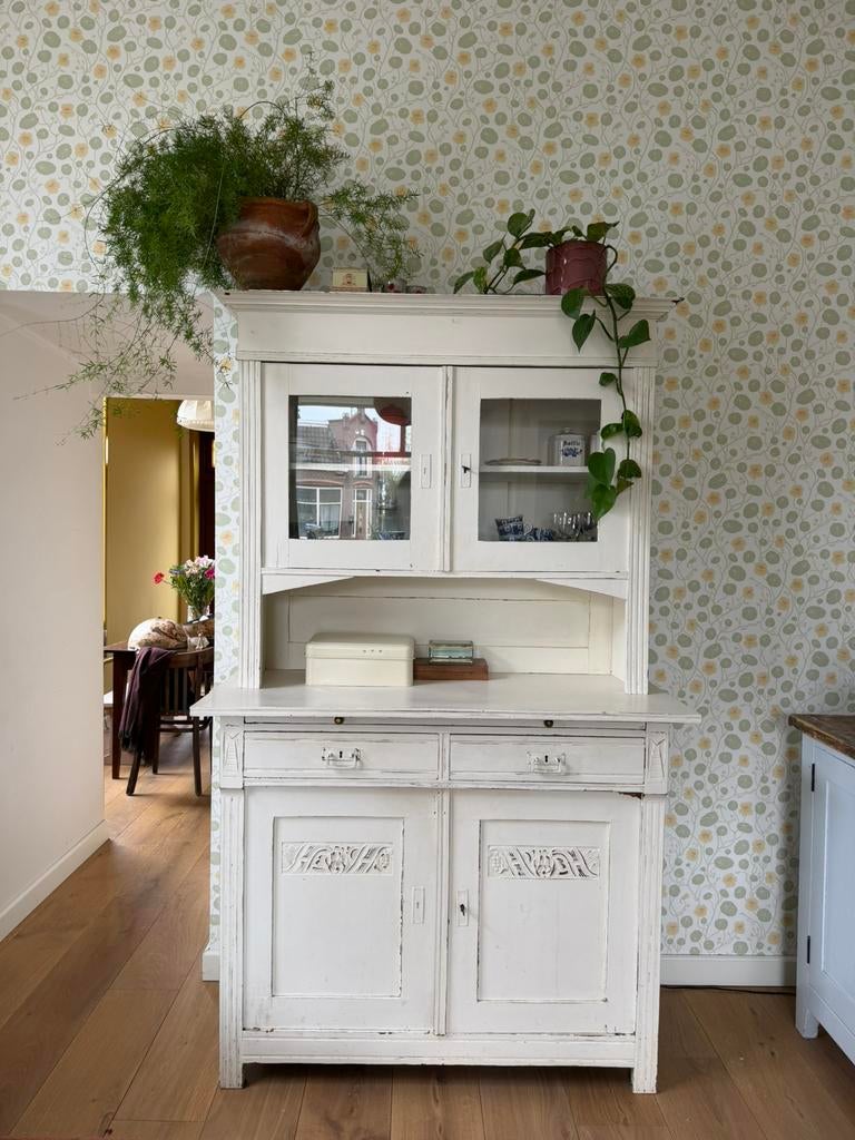 Antieke servieskast buffetkast brocante, Ophalen