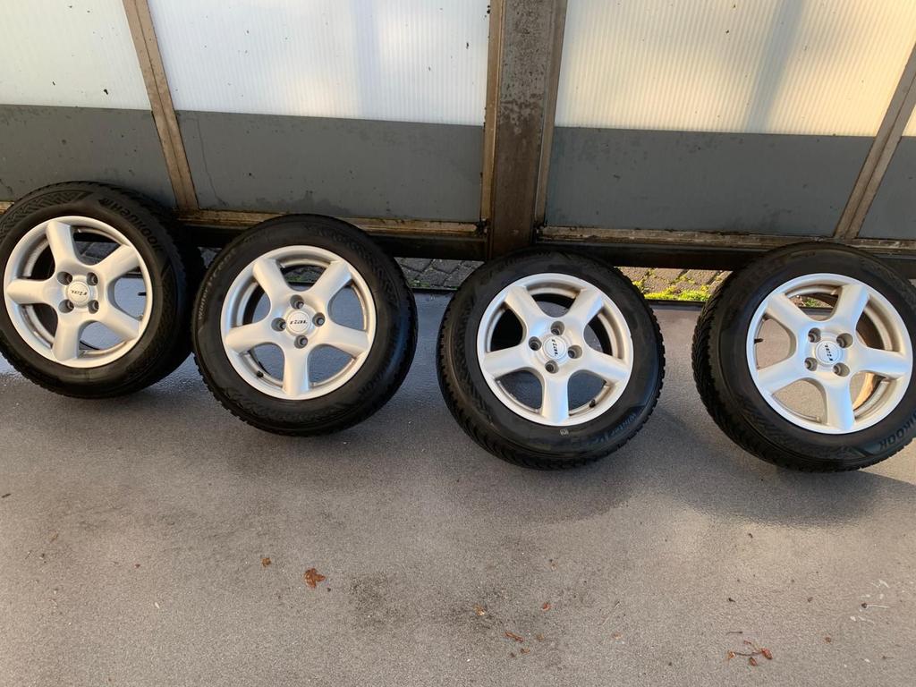 4 complete winterbanden (bijna nieuw), Ophalen