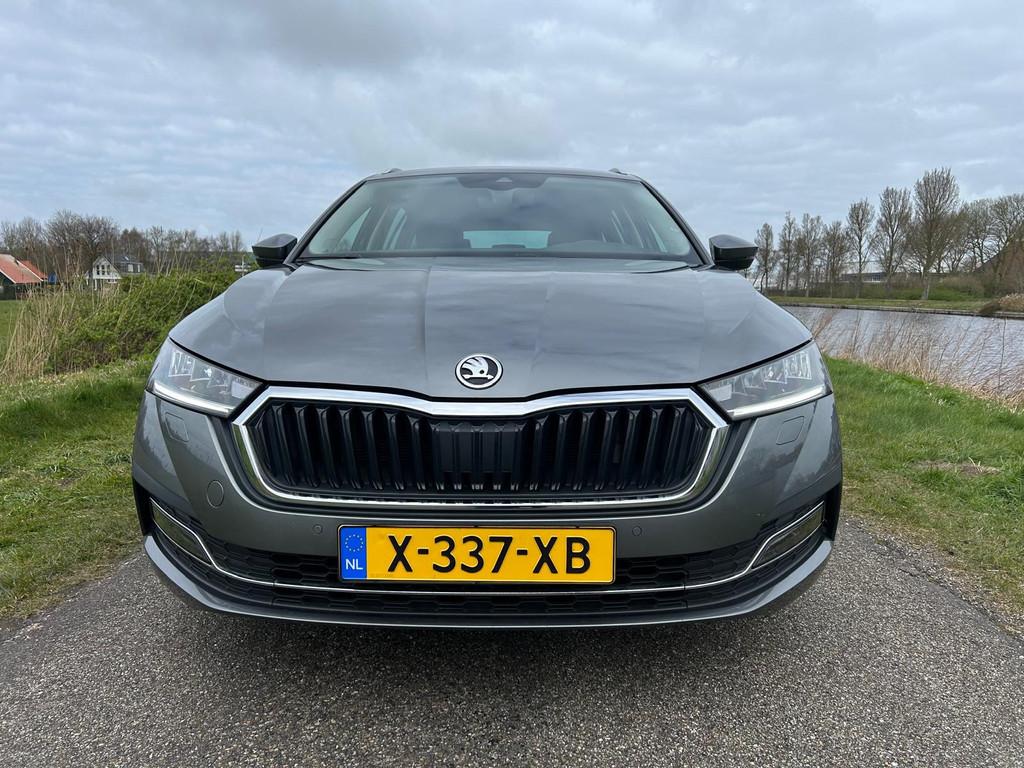 Skoda Octavia Combi 1.0 TSI Business Edition Plus Elec. Trek, Voorwielaandrijving, Gebruikt, Euro 6, Origineel Nederlands