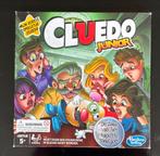 Cluedo Junior - De Zaak van het Kapotte Speelgoed!, Ophalen of Verzenden, Zo goed als nieuw, Reisspel