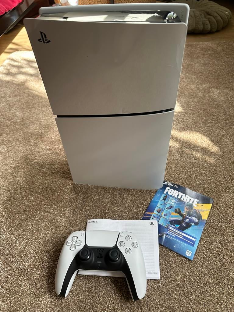 PlayStation 5 Slim 1tb met Controller en Fortnite, Spelcomputers en Games, Spelcomputers | Sony PlayStation 5, Ophalen, Zo goed als nieuw