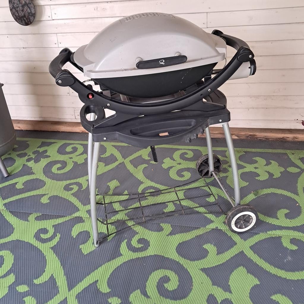 Weber gas barbecue met onderstel en bakplaat, Ophalen of Verzenden