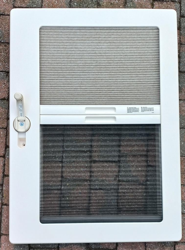 dometic midi heki binnenkader.
Licht creme., Ophalen