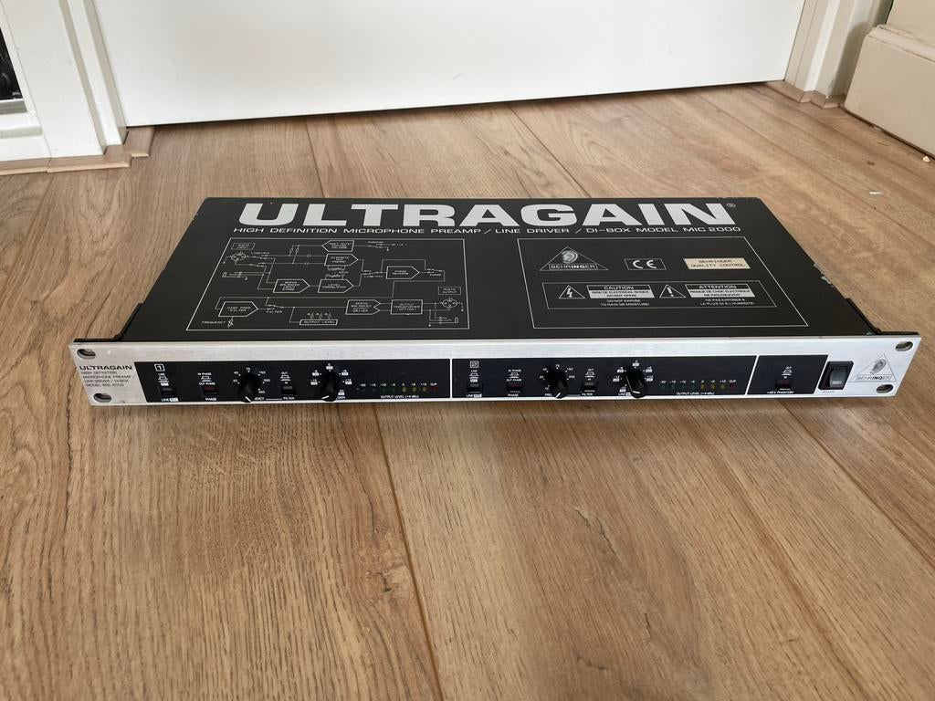 Behringer Ultragain MIC2000 mic pre-amp / DI, Muziek en Instrumenten, Effecten, Ophalen of Verzenden, Zo goed als nieuw
