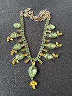 Groene ketting met glimmende stenen, Met kristal, Overige materialen, Gebruikt, Ophalen of Verzenden