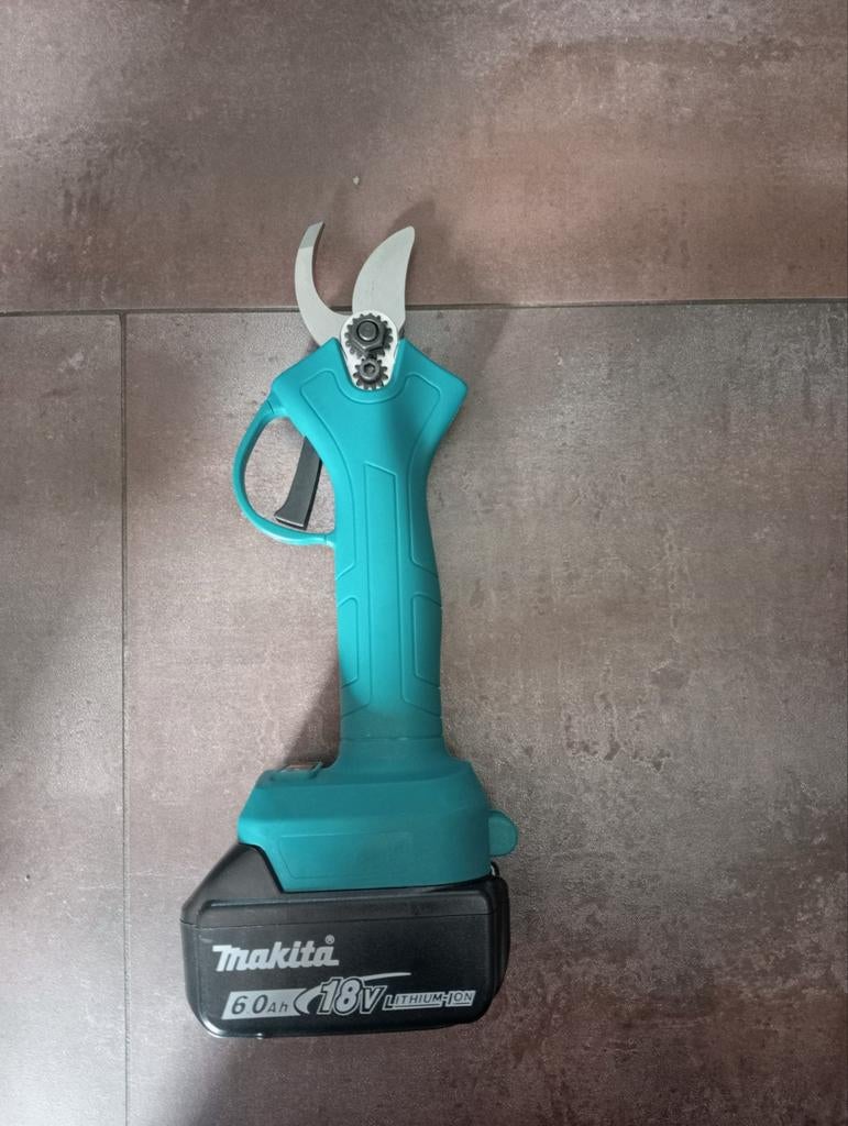 MAKITA DLX4181PT2 18V LXT Accu-machineset Tuin DLM432 DUB184 DUH523 Dur193 2x 50ah Accu Lader 150586