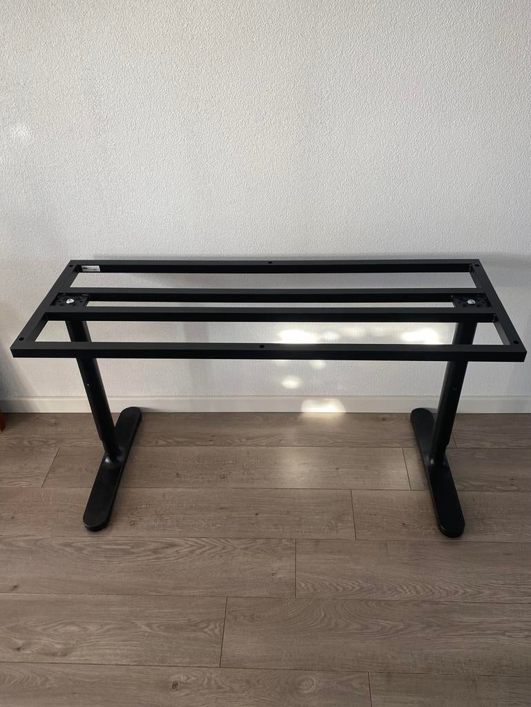 Bekant Ikea bureau onderstel in hoogte verstelbaar z.g.a.n., Ophalen, In hoogte verstelbaar, Zo goed als nieuw