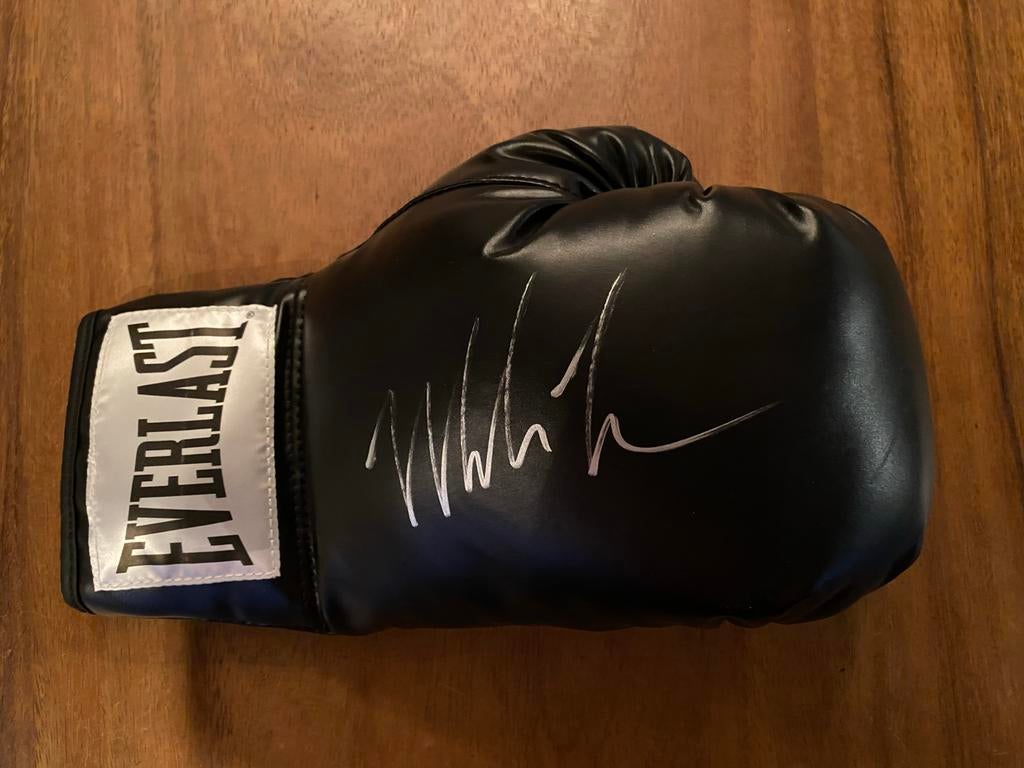 Gesigneerde Everlast bokshandschoen Mike Tyson met PSA, Ophalen of Verzenden, Nieuw, Bokshandschoenen