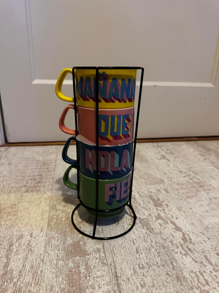 Set van 4 kleurrijke kopjes, Huis en Inrichting, Keuken | Servies, Keramiek, Ophalen of Verzenden, Zo goed als nieuw, Overige stijlen