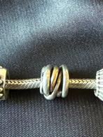 Pandora bedel zilver en goud., Gebruikt, Pandora, Ophalen of Verzenden, 1 bedel