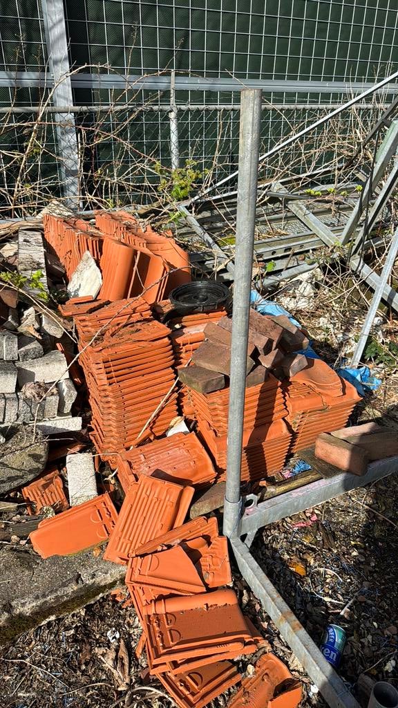 Dakpan, Ophalen, Steen of Klei, Zo goed als nieuw, Minder dan 5 m²