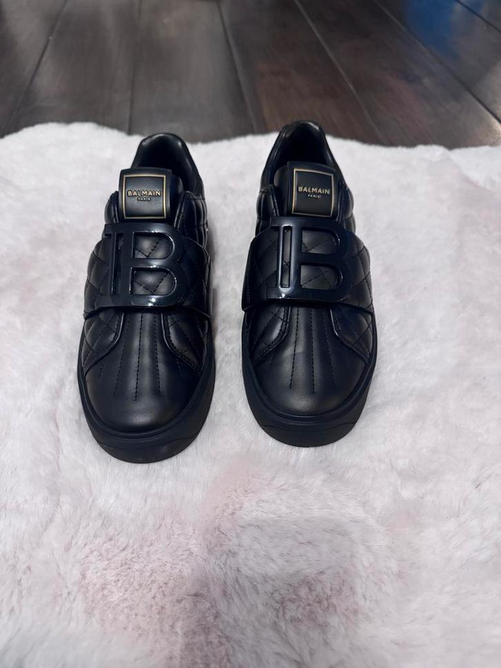 Balmain sneakers - Nog nieuw - Maat 38, Kleding | Dames, Schoenen, Nieuw, Sneakers of Gympen, Zwart, Ophalen of Verzenden