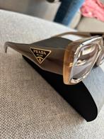 NIEUWE zonnebril van PRADA, in originele koker, etui, Zonnebril, Prada, Beige, Nieuw