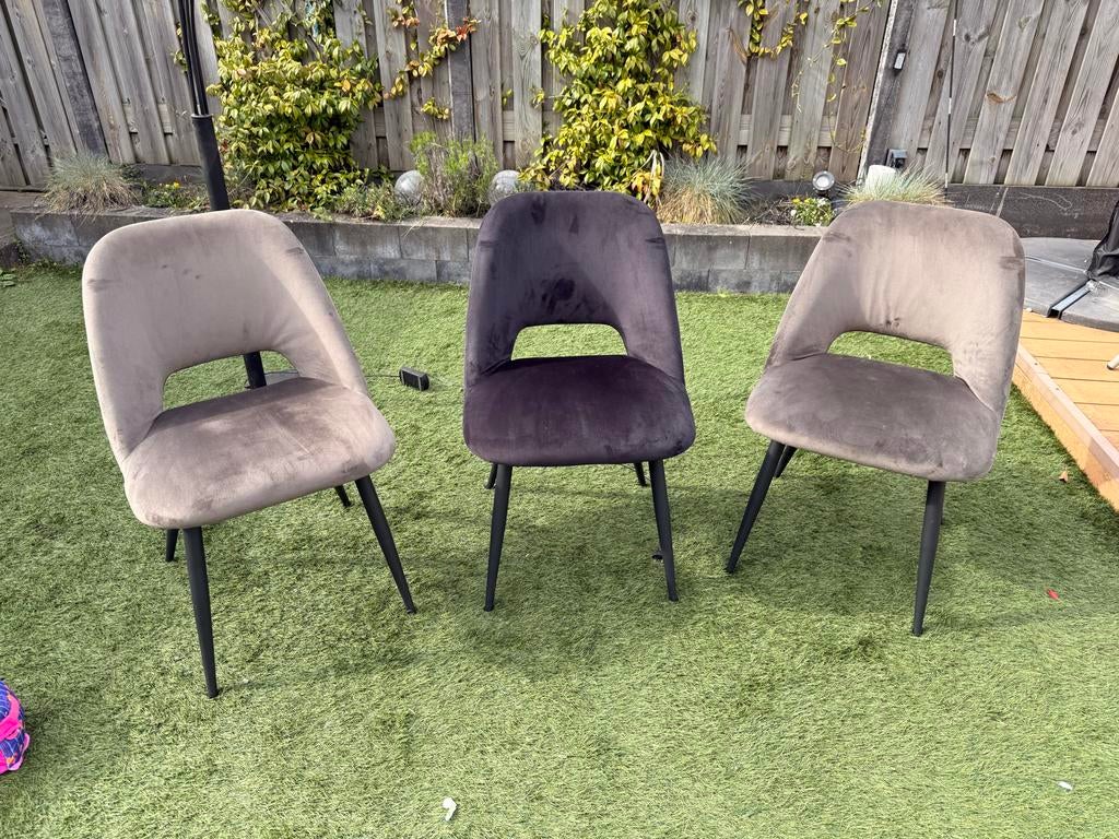 3x Avignon stoel in velours: 2x taupe, 1x zwart, Huis en Inrichting, Ophalen, Overige kleuren, Drie, Zo goed als nieuw