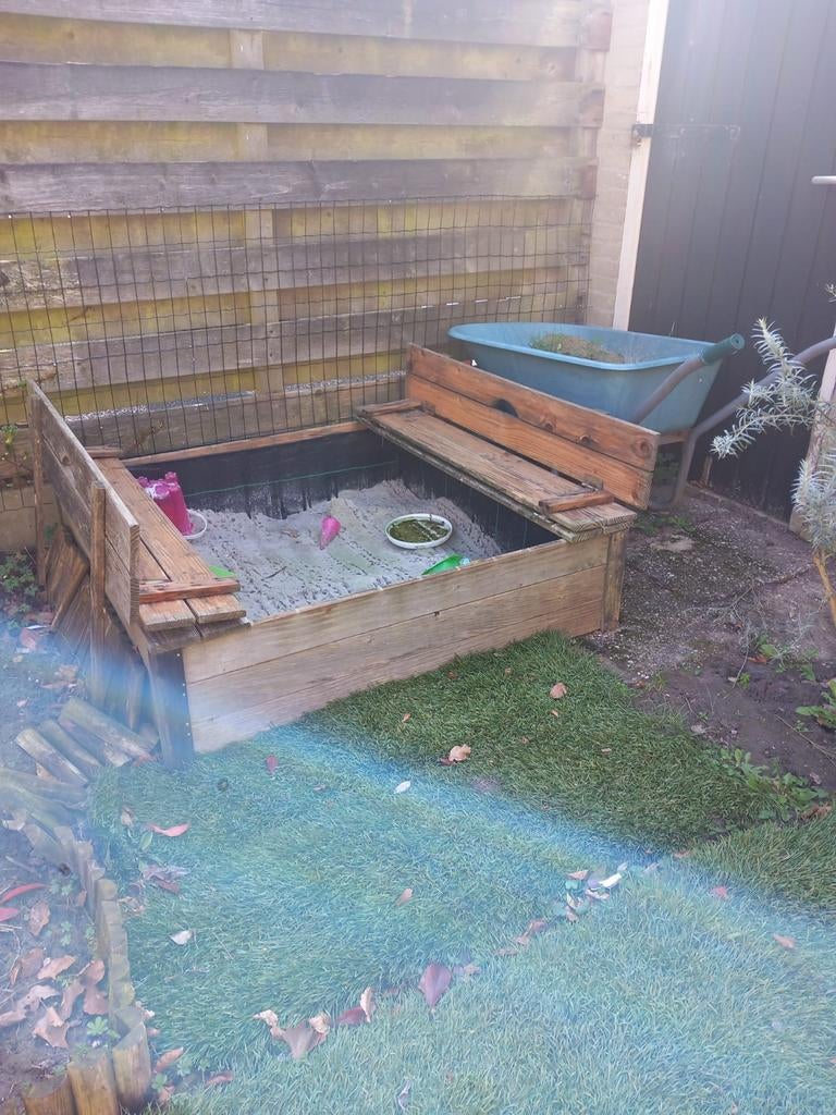 Leuke houten zandbak, Ophalen