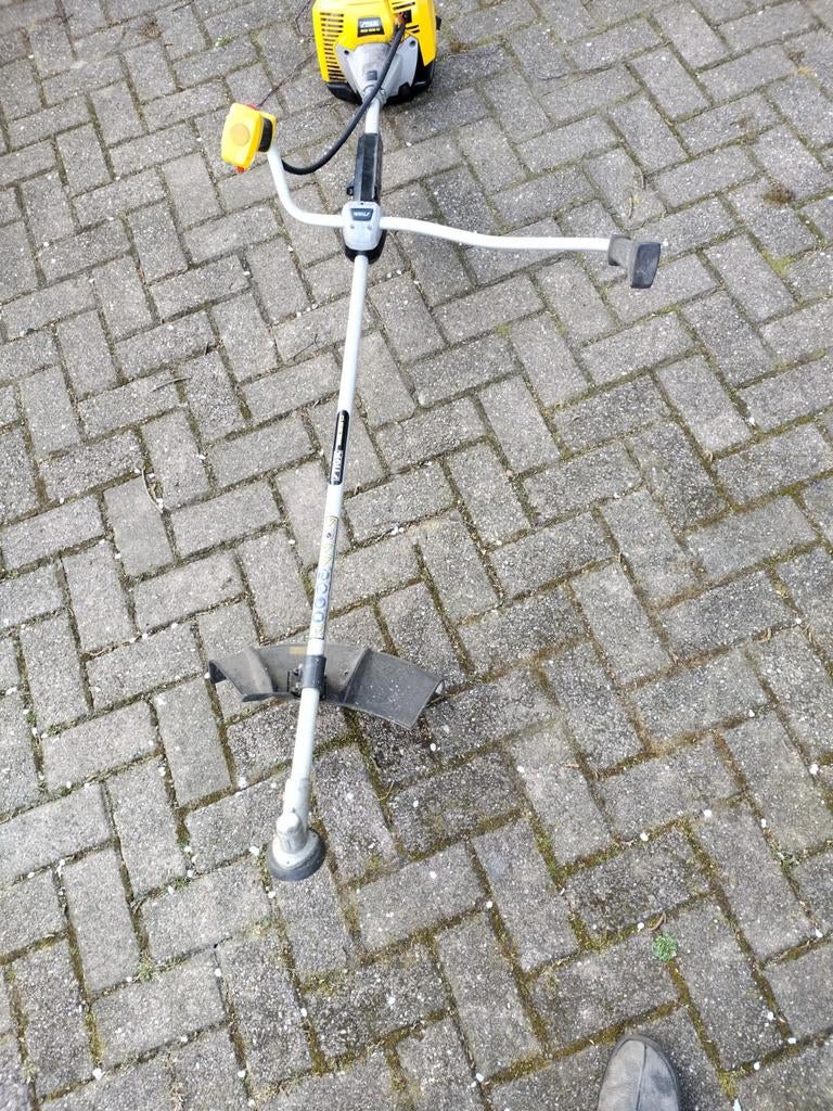 Stiga bosmaaier, Ophalen, Benzine