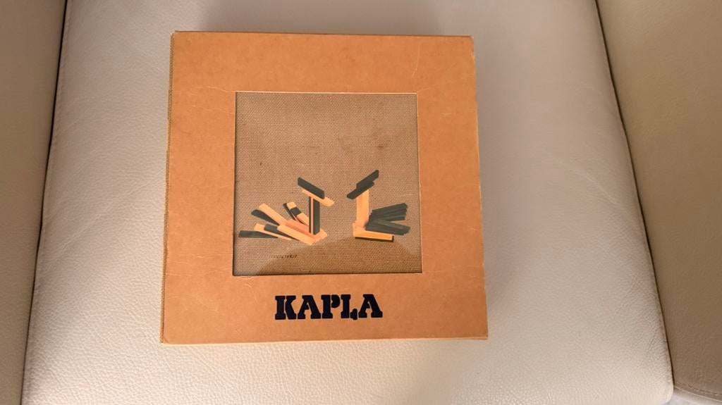 Twee kleuren plankjes met bijbehorend boek., Kinderen en Baby's, Speelgoed | Houten speelgoed, Ophalen of Verzenden, Zo goed als nieuw