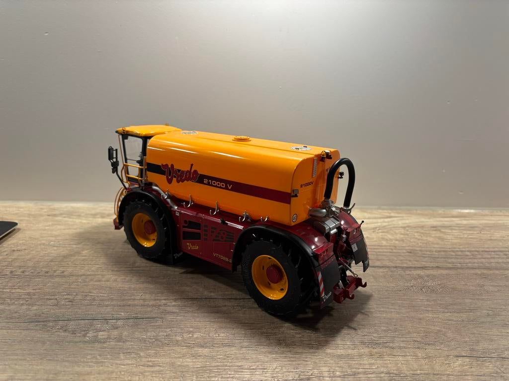 Vredo 21000V 1/32 Schaal Marge Models, Hobby en Vrije tijd, Modelauto's | 1:32, Ophalen of Verzenden, Zo goed als nieuw, Tractor of Landbouw