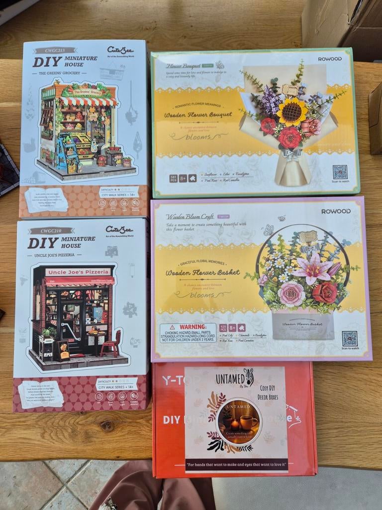 Partijverkoop 44stuks CUTEBEE&ROWOOD houten 3D puzzels., Ophalen of Verzenden, Nieuw