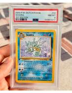 2000 PM DUTCH FOSSIL #42 SEADRA 1ST EDITION Psa-8 Nederlands, Hobby en Vrije tijd, Verzamelkaartspellen | Pokémon, Ophalen of Verzenden