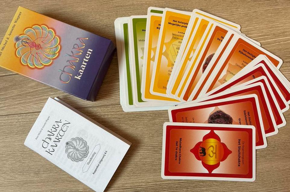 Chakra Kaarten: Inzicht en Balans voor Lichaam en Geest, Boeken, Ophalen of Verzenden, Zo goed als nieuw, Spiritualiteit algemeen