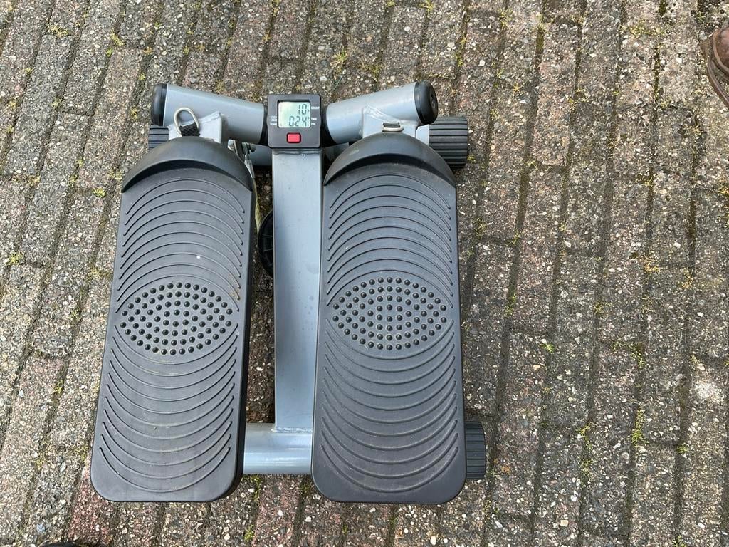 Step apparaat met teller., Sport en Fitness, Fitnessmaterialen, Ophalen, Gebruikt, Benen, Overige typen