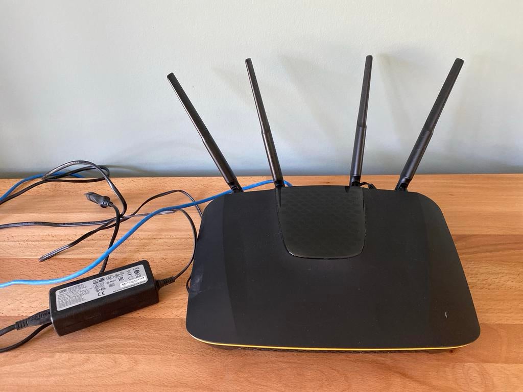 ZyXel Wifi versterker router en switch, Computers en Software, Routers en Modems, Gebruikt, Router, Ophalen