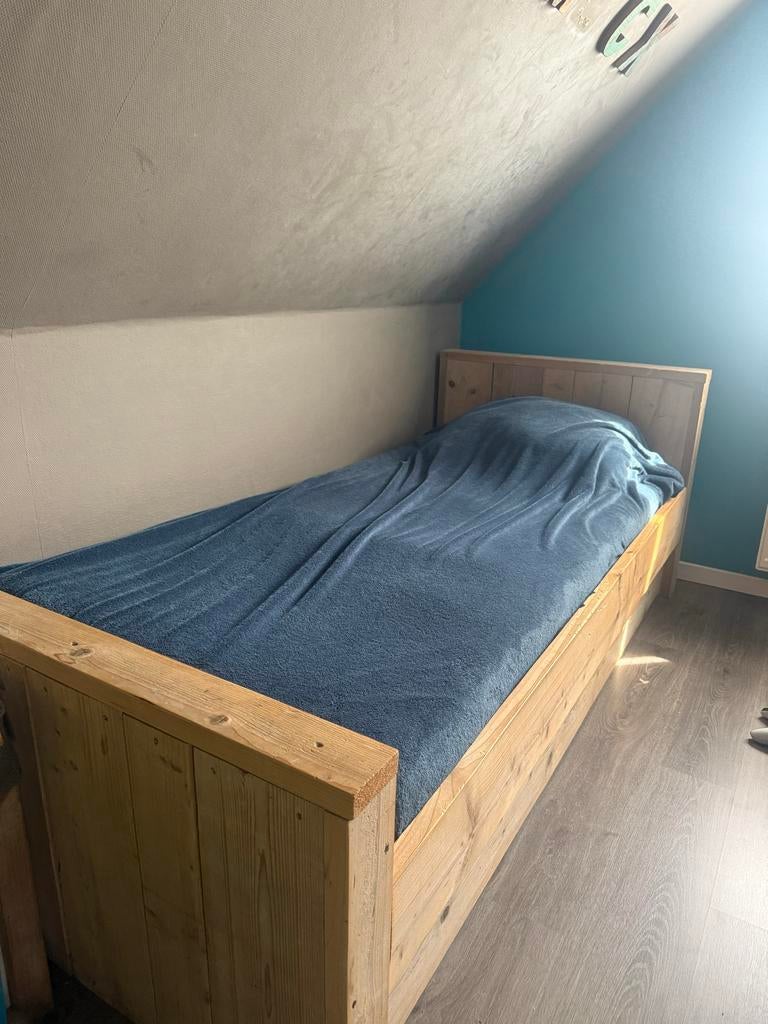 Steigerhouten bed met Auping spiraalbodem, opberglade + kast, Ophalen, Gebruikt, 90 cm, Eenpersoons