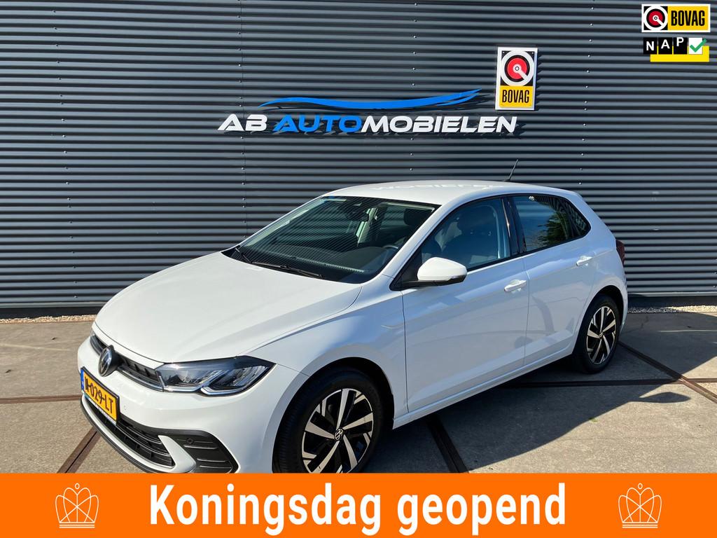 Volkswagen Polo 1.0 TSI Life PDC/ CARPLAY, Auto's, Volkswagen, Voorwielaandrijving, Gebruikt, Met garantie (alle), 1072 kg
