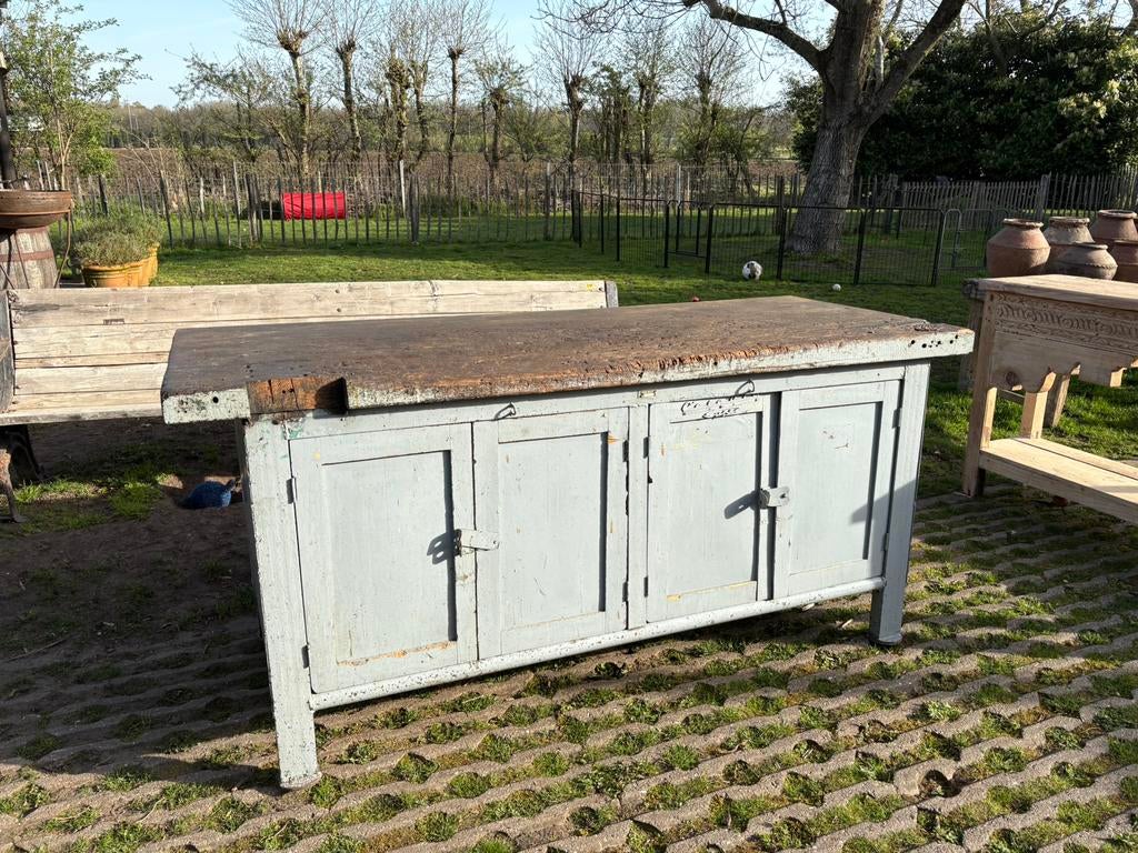 Stoere oude werkbank, Ophalen